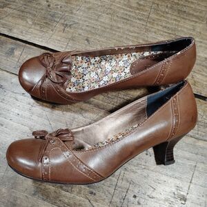 Mudd Womens Sz 10M Pumps Shoes Heels Brown Vintage Bow Retro *READ